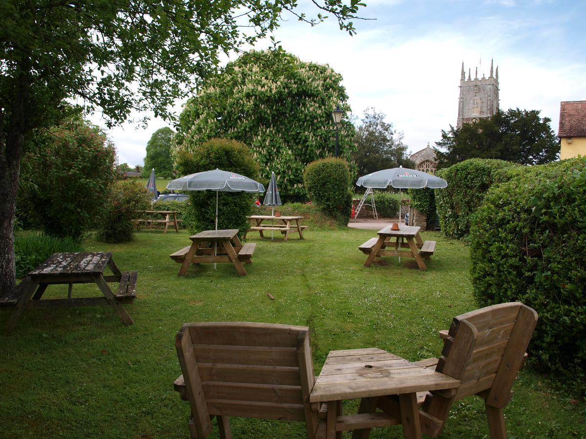 Red Lion 2* Broadclyst